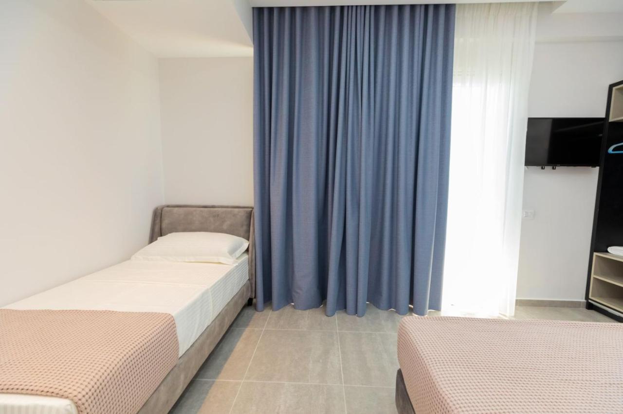 Corallo Rooms Himare Bagian luar foto